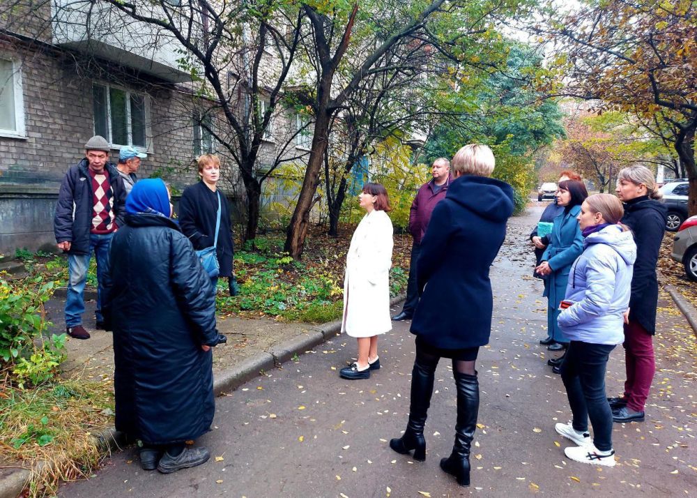 Продолжаются сходы с жителями Ленинского района города Донецка