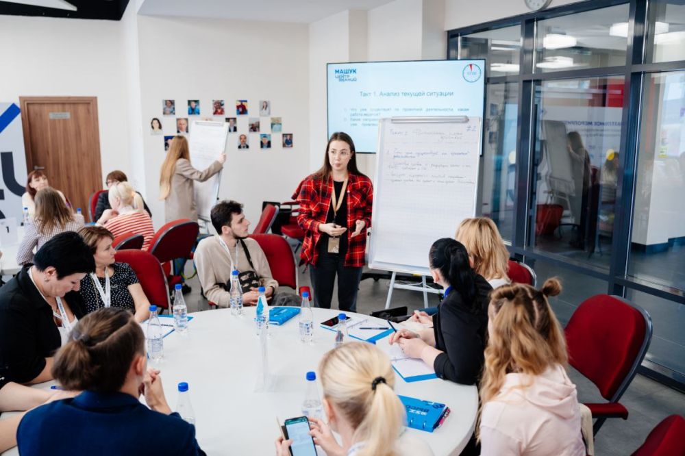 Юрий Мартынов: 50 специалистов отрасли физической культуры, спорта и других сфер деятельности нашей Республики принимают...