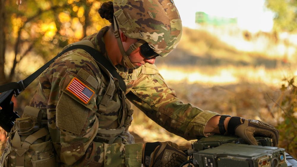 Просто бизнес: США нашли способ вооружить удобные для них армии террористов