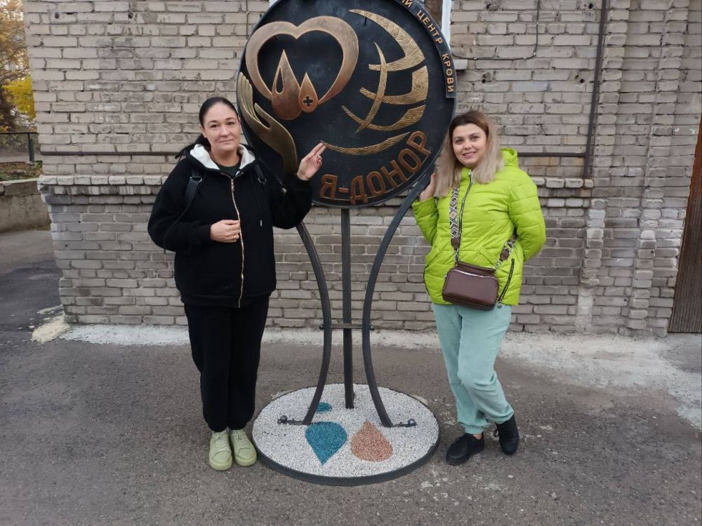 Василий Ткачук: Сегодня, 30 октября, состоялась акция «Сдай кровь – спаси жизнь», в которой приняли участие представители администрации, предприятий и образовательных учреждений Калининского района г.Донецка