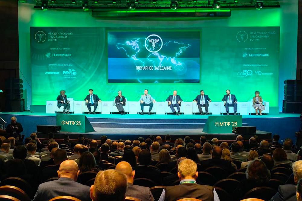 ����� �������: � ������ �������� ������������� ���������� �����, � ������� ������ ������� ������ � ��������� ���������� ��������� �� ��� ����������� ���������