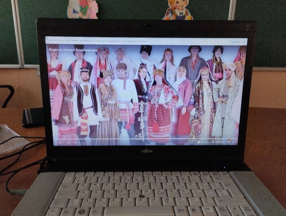 Василий Ткачук: Сегодня, в преддверии Дня Народного единства в Калининском районе города Донецка, для обучающихся общеобразовательных учреждений, проведены тематические уроки "Единение народов России"