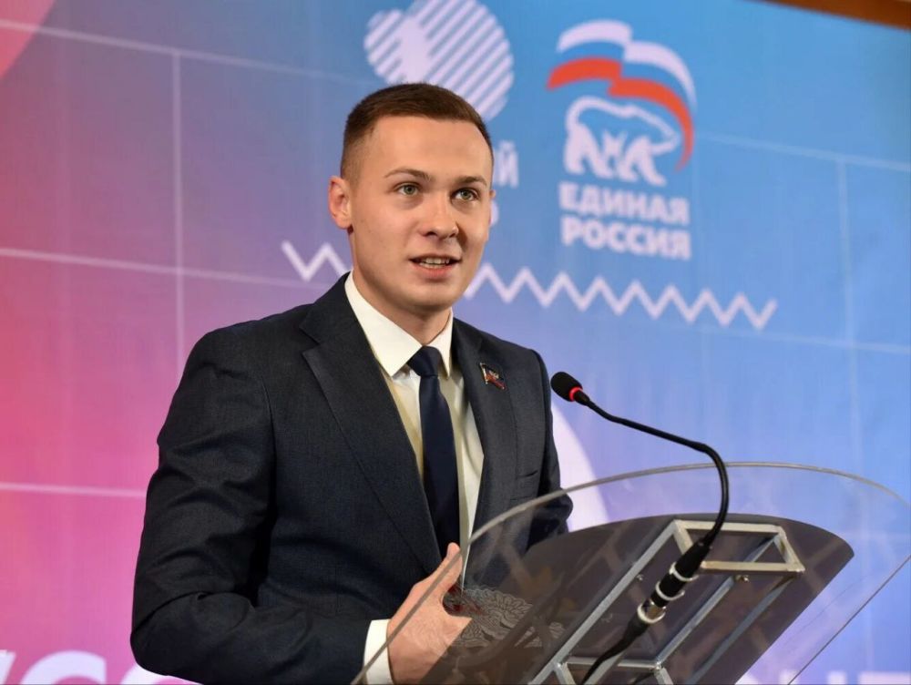 Юрий Мартынов: Сегодня свой День рождения празднует мой хороший друг - исполняющий обязанности министра молодёжной политики Донецкой Народной Республики - Кирилл Борисович Макаров