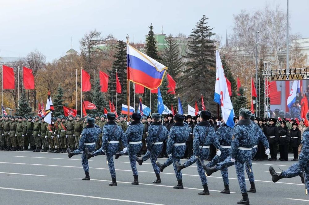 Парад в память о событиях ВОВ вновь прошел в Самаре