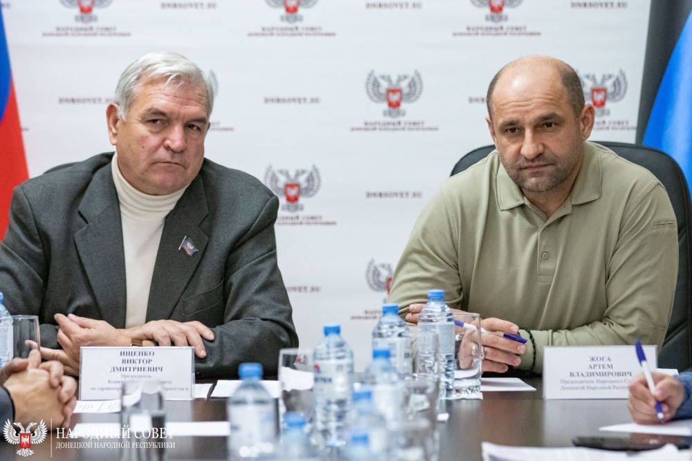 Артем Жога вместе с депутатами рассмотрели обращения граждан по вопросам здравоохранения