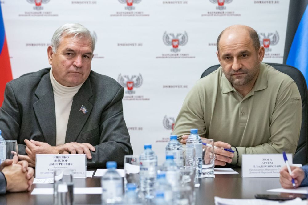 Совместно с министром здравоохранения ДНР Дмитрием Гарцевым и заместителем министра труда и социальной политики ДНР...