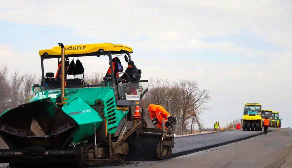 В Донецкой Народной Республике начат ремонт дорог по плану 2024 года