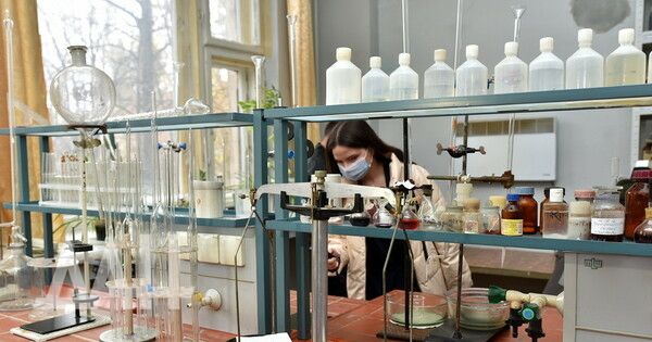 Медведев выступил за обновление образовательной и научной инфраструктуры новых регионов