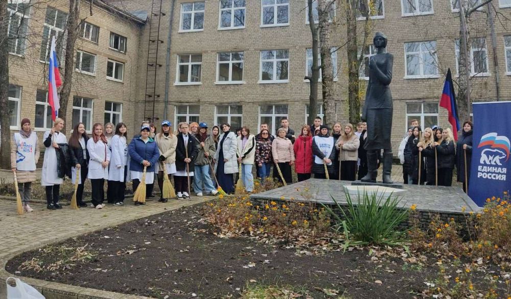 Василий Ткачук: Сегодня, 16 ноября, в рамках реализации партийного проекта «Городская среда», прошла акция «Чистый обелиск»