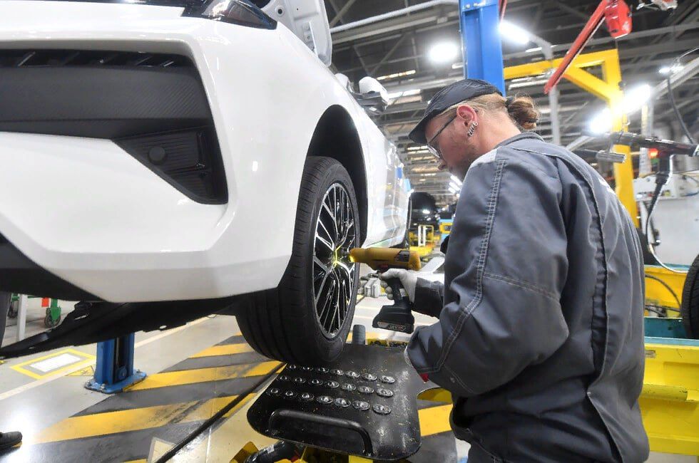 ДНР. В ДНР намерены создать машиностроительный концерн Три машиностроительных предприятия Донецка, Снежного и Мариуполя намерены объединить в концерн для активизации их развития