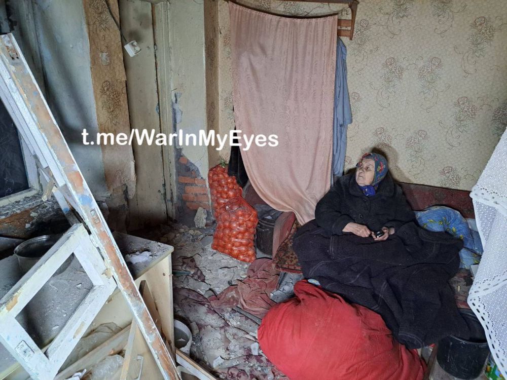 Родион Мирошник: Две женщины получили ранения от прямого попадания снаряда ВСУ в частный дом в Куйбышевском районе Донецка