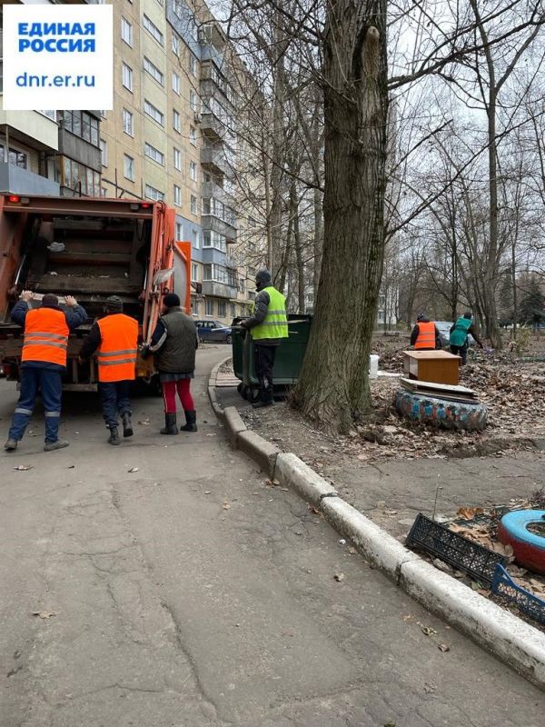 Юрий Будрин: Городская среда. В Кировском районе города Донецка в рамках партпроекта Единой России «Городская среда» прошли мероприятия по благоустройству территории района