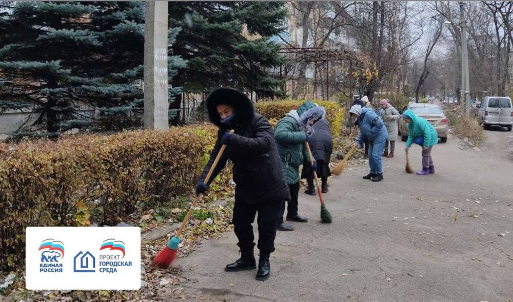 Василий Ткачук: Сегодня, в рамках реализации партийного проекта «Городская среда», сотрудники администрации Калининского...