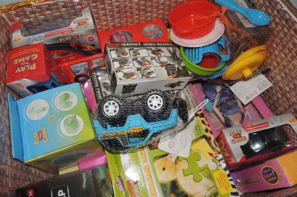 ДНР. Депутаты Народного Совета ДНР присоединились ко Всероссийской акции «Коробка храбрости» по сбору подарков для...