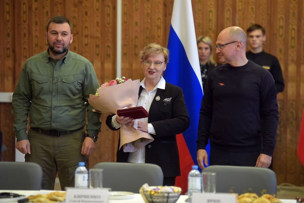 Сергей Кириенко и Денис Пушилин обсудили с деятелями искусства вопросы развития культуры в Республике