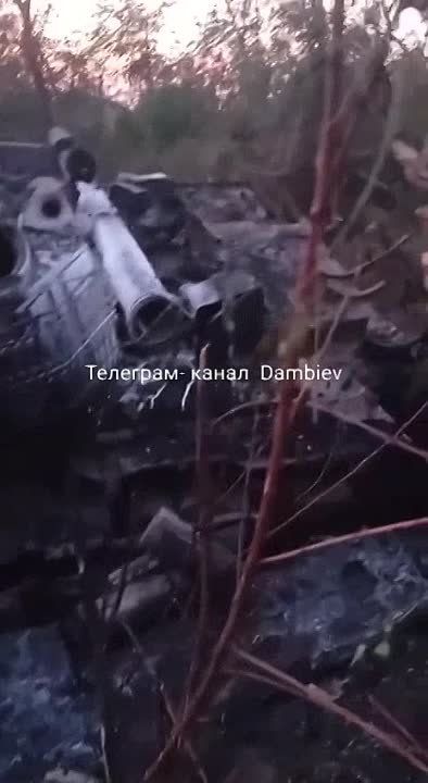 Чингис Дамбиев: Еще один уничтоженный в Донецкой Народной Республике украинский танк Т-64БВ с тралом КМТ-6