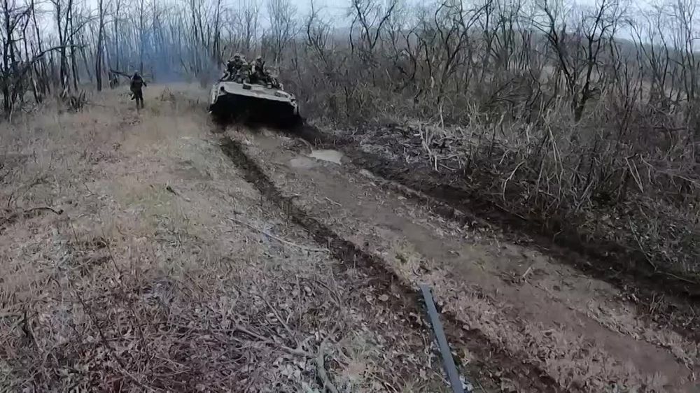 Чингис Дамбиев: Боевая работа военнослужащих 11-й отдельной гвардейской ордена Суворова десантно-штурмовой бригады ВДВ России (г. Улан-Удэ, Республика Бурятия) по освобождению населенного пункта Артёмовское (Хромовое) Донецкой Народной Республики