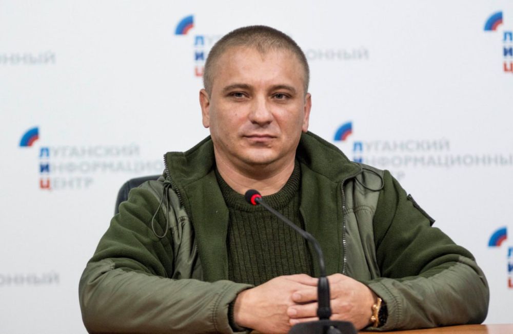 О текущей обстановке на линии боевого соприкосновения в ЛНР и ДНР рассказал в эфире «ИзолентаLive» военный эксперт, подполковник ЛНР (в отставке) Андрей Марочко @marochkolive