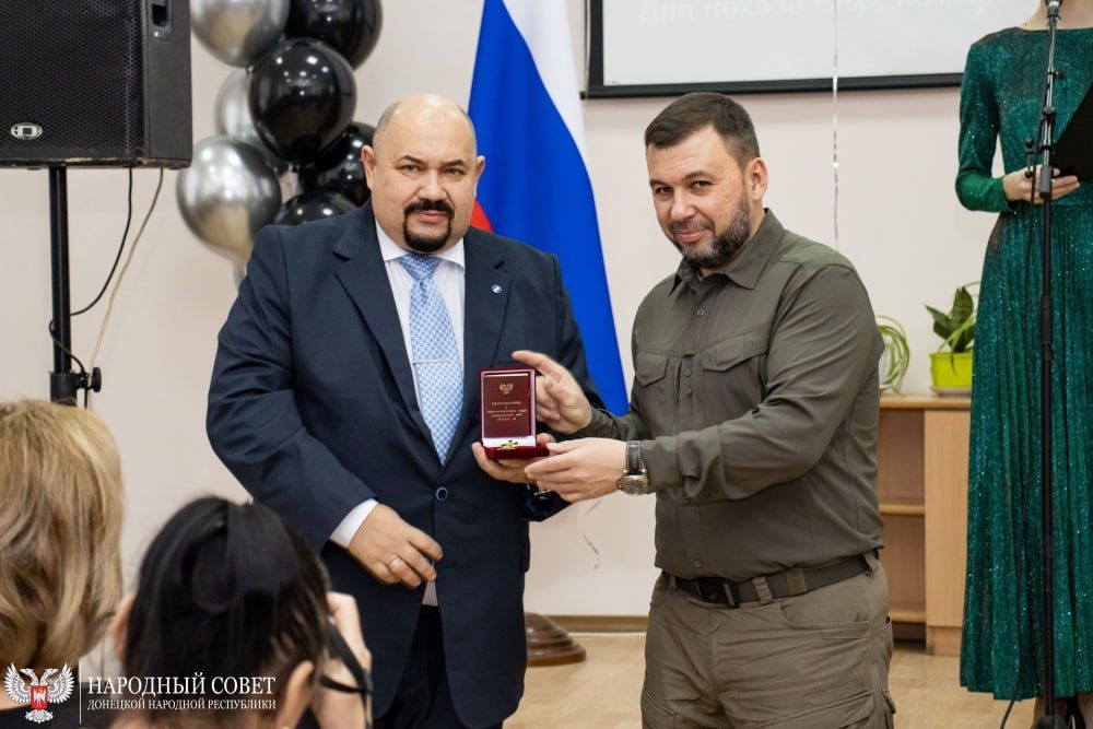 Депутаты поздравили сотрудников Республиканского травматологического центра с 70-летием учреждения