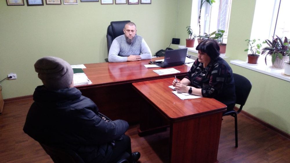 Юрий Будрин: Прием граждан. Сегодня, 7 декабря, в администрации Кировского района Донецка прошел личный прием граждан. Прием провел первый заместитель главы администрации Кировского района Донецка Максим Лещёв