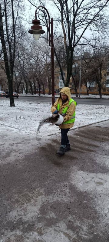 Василий Ткачук: Сегодня силами муниципального унитарного предприятия администрации города Донецка "ЗЕЛЕНСТРОЙ...