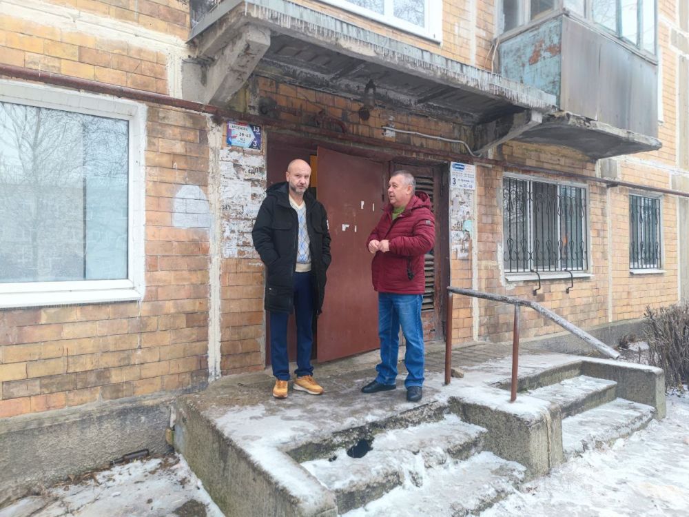 Иван Адамец: По поручению Главы Республики Дениса Пушилина депутаты городского совета продолжают мониторинг теплоснабжения в многоквартирных домах