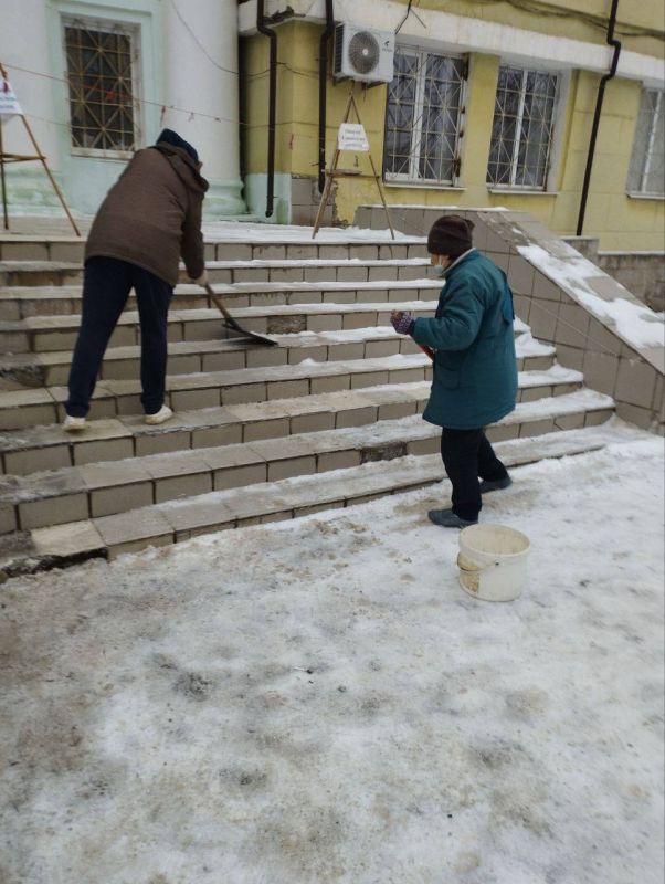 Василий Ткачук: Сегодня сотрудники предприятий, учреждений и организаций района, приняли участие в еженедельной экологической акции «Чистый четверг»
