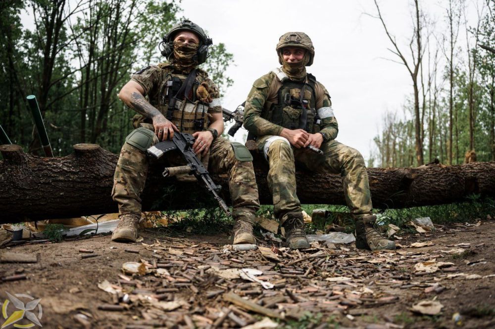 Денис Григорюк: Над Марьинкой теперь реют флаги России и 150-ой дивизии ВС РФ. Сделали это бойцы, о которых летом у меня был фоторепортаж