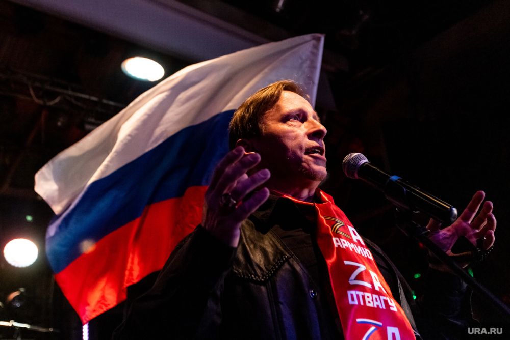 Что попавший под обстрел в ДНР актер Охлобыстин сделал для СВО