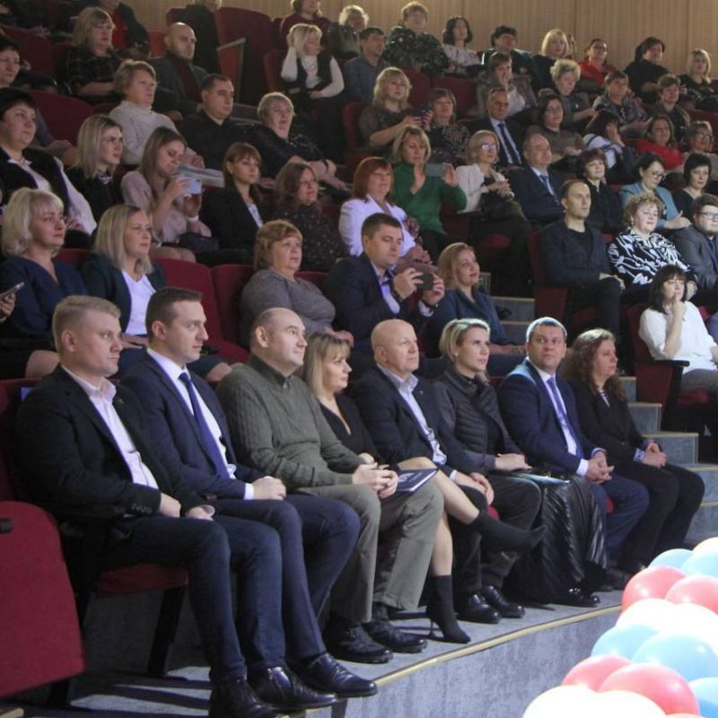 Владимир Ежиков: Сегодня вместе с Председателем Правительства Евгением Солнцевым, вице-премьером Артемом Крамаренко и...