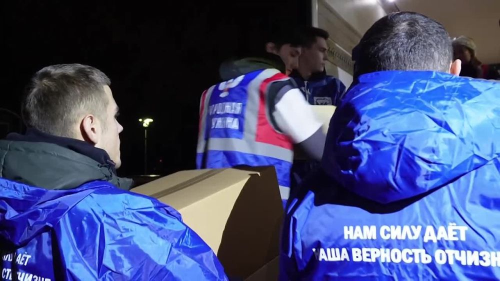 47 тонн новогодних сладостей для детей ДНР. В рамках акции «Москва помогает» от шефа-региона, а также лично от мэра Москвы Сергея Собянина в Донецк прибыло 15 000 новогодних наборов конфет, которые уже совсем скоро смогут обрадовать детей нашей Республики