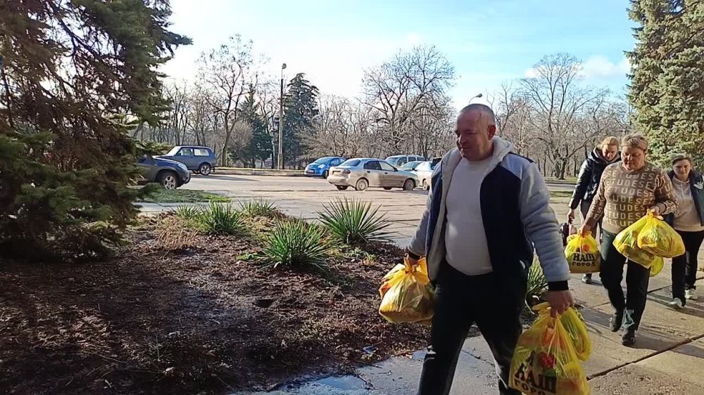 Юрий Будрин: Серебряная ёлка. В рамках проекта "Старшее поколение" Всероссийской Политической Партии"Единая...