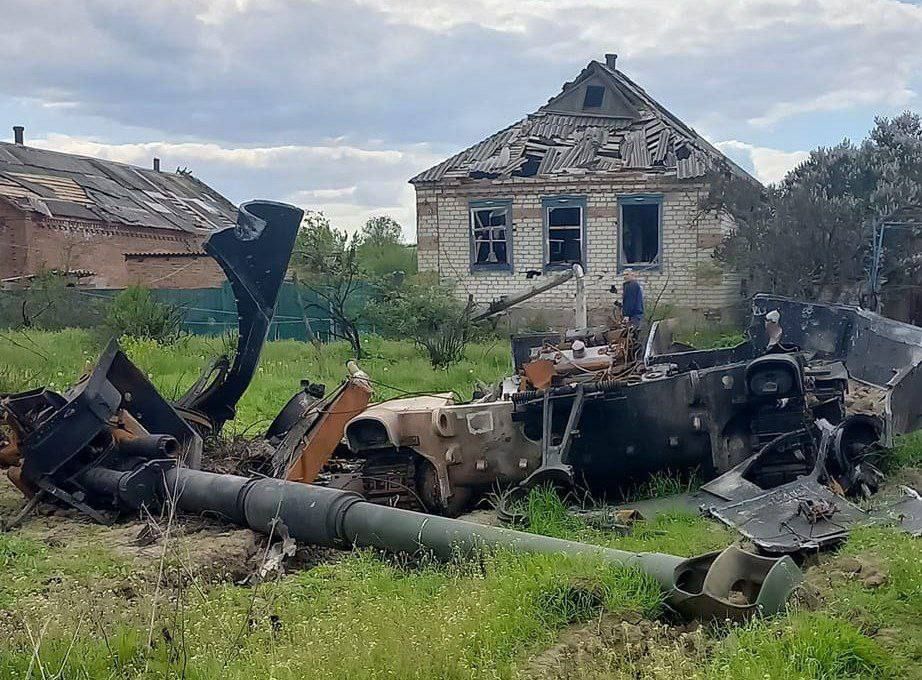 Чингис Дамбиев: Еще красивого в ленту. Уничтоженная "Ланцетом" в Донецкой Народной Республике украинская 155-мм самоходная гаубица M109L. Весна 2023 года