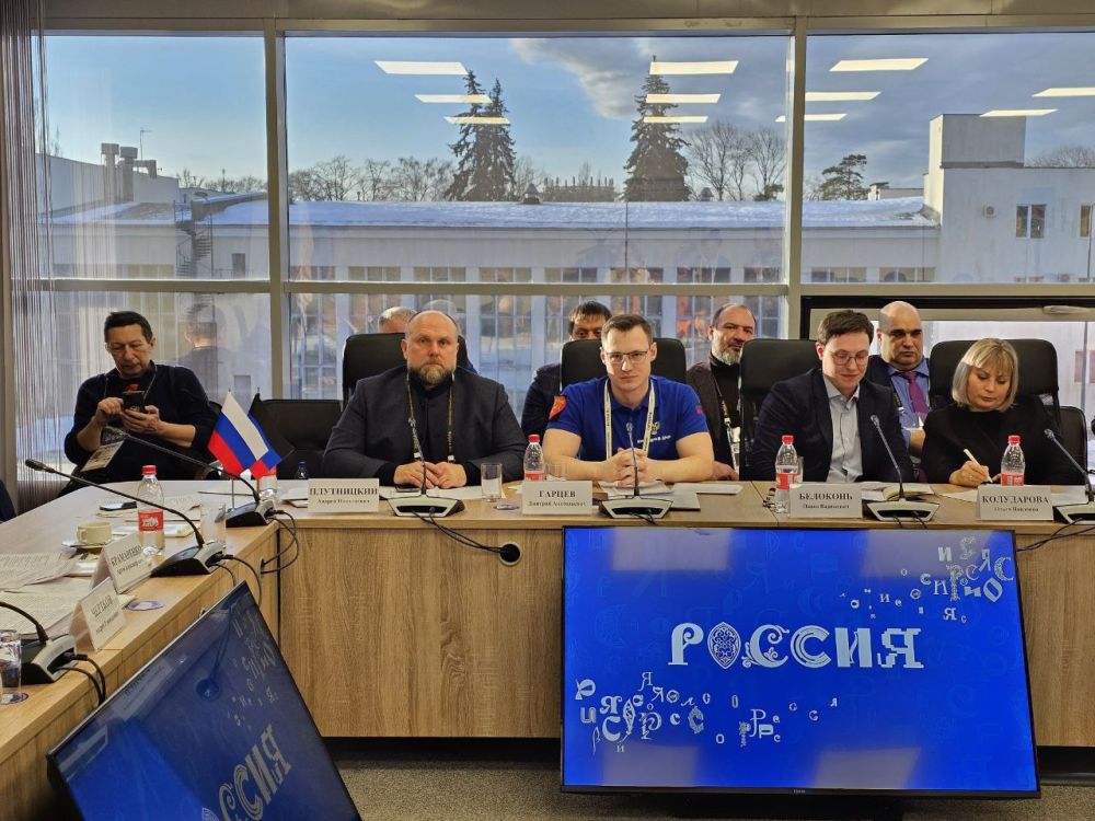 Дмитрий Гарцев: На Международной выставке-форуме «Россия» в рамках Дня Донецкой Народной Республики состоялся круглый стол на тему «Восстановление Донбасса»