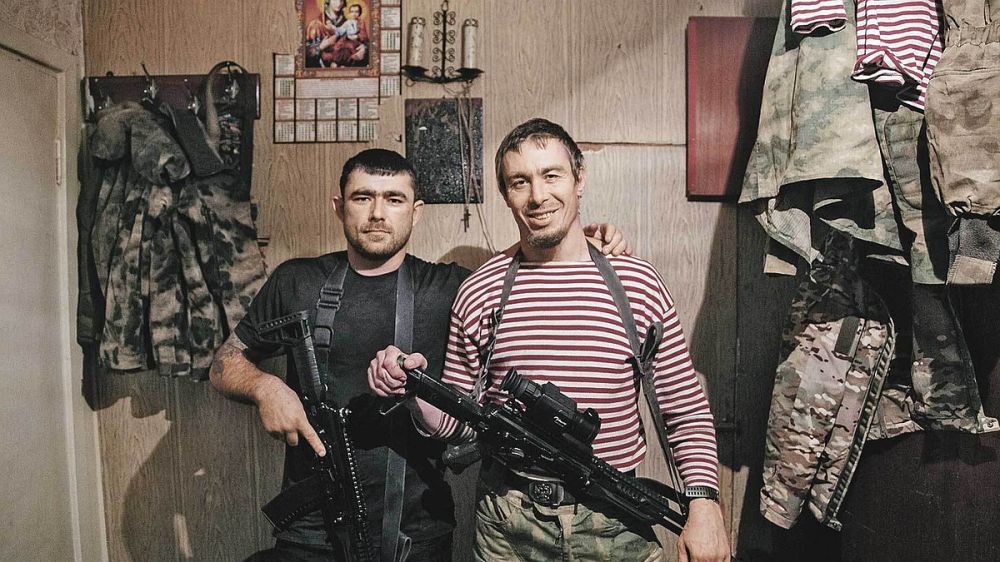 «Дорога смерти», догонялки с дронами-камикадзе и кофе под обстрелами: Один день со штурмовиками «Ахмата» на передовой