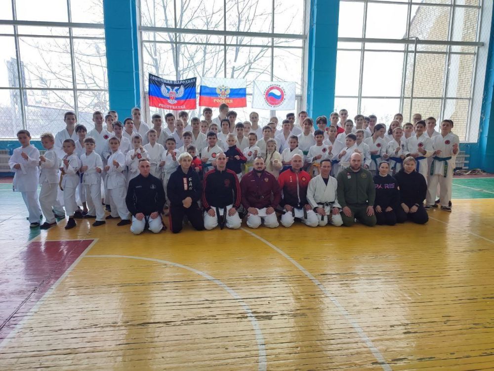 Юрий Мартынов: Вчера в Донецке прошел учебно-тренировочный семинар по всестилевому каратэ под руководством тренера сборной команды России в разделе ОК Стурова Ярослава