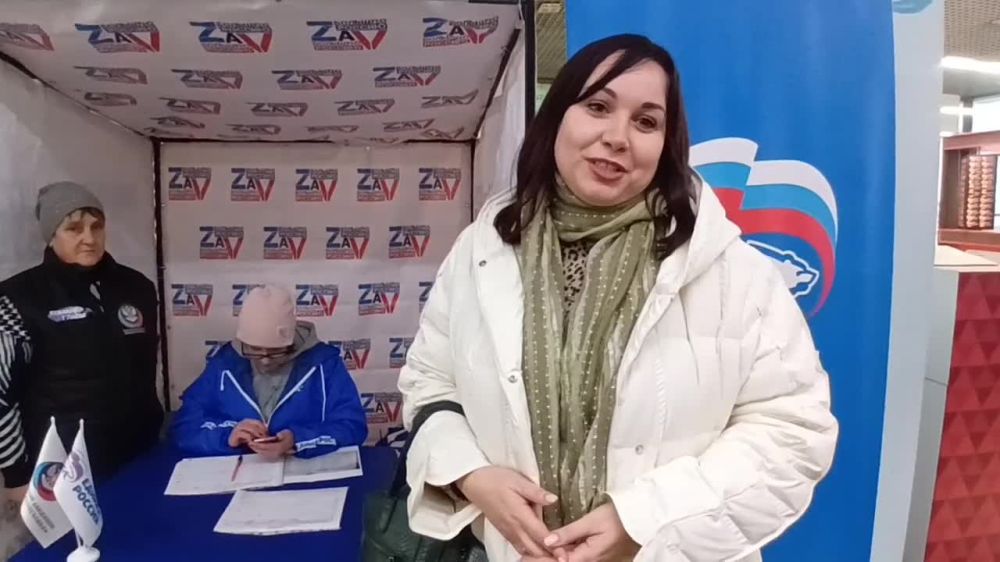 Василий Ткачук: В Калининском районе г.Донецка проходит единый день сбора подписей в поддержку выдвижения Президента России