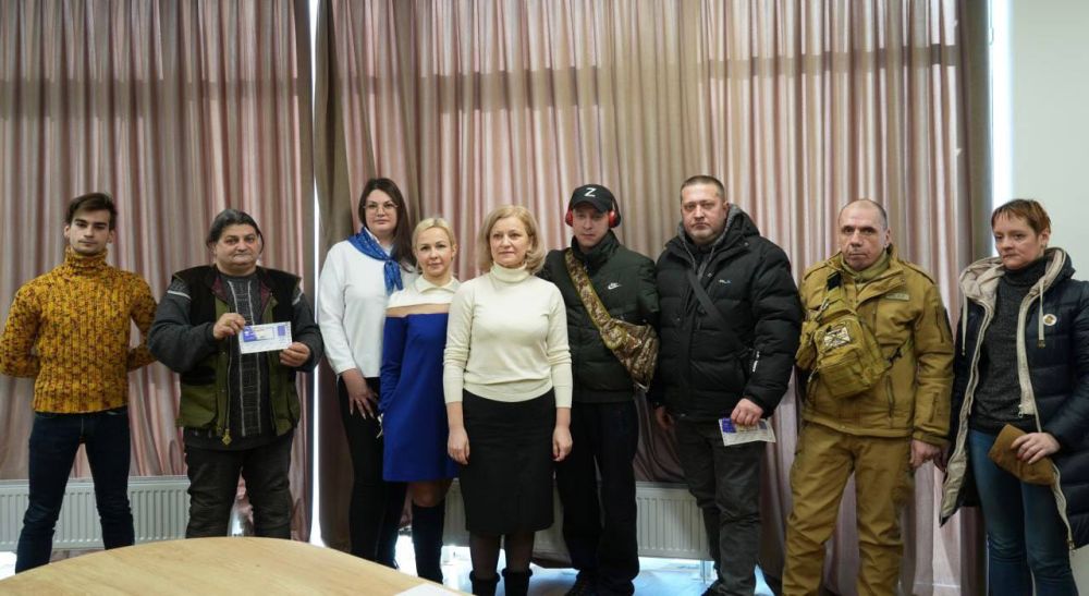 В ДНР стартует выдача карт лояльности «Защитники Отечества» от ПСБ