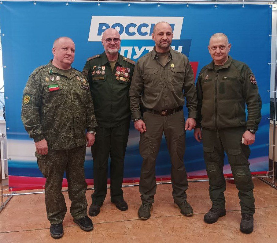 Дмитрий Огилец: Сегодня с моими друзьями, членами нашей ветеранской организации принял участие в мероприятии посвященное девятой годовщине освобождения Донецкого аэропорта