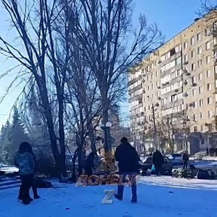 Никита Васильев: ВСУ обстреляли рынок в Донецке, "недобитые герои" опять воюют с бабулями! По словам главы ДНР Пушилина погибло 13 и ранено 10 мирных жителей