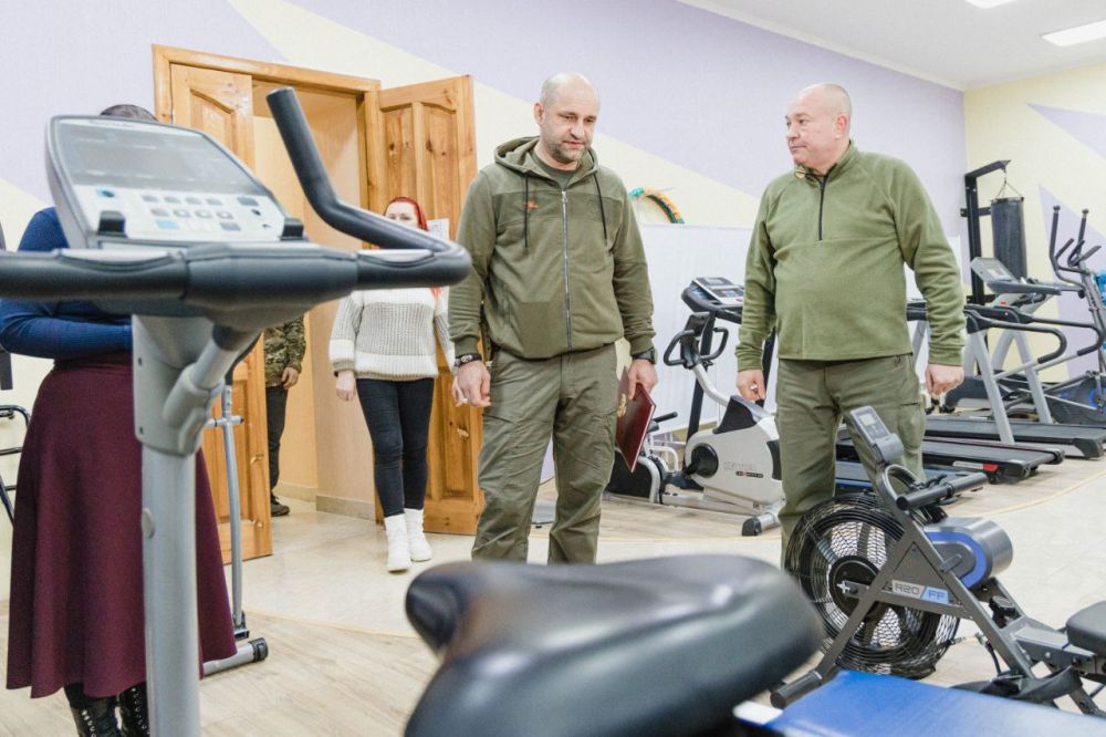 Продолжили рабочую поездку с Марией Костюк, Еленой Евсеевой и Сергеем Самохиным посещением реабилитационного центра для участников СВО в Амвросиевке, где пообщались с работниками и пациентами центра