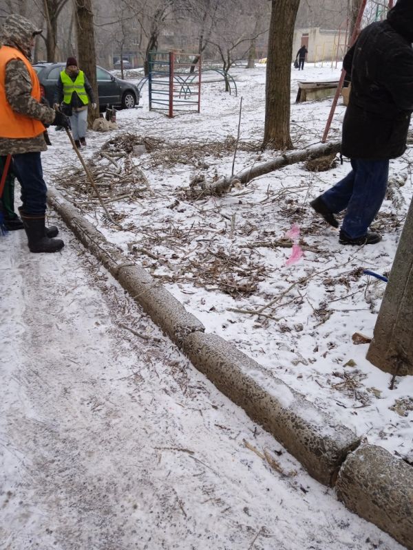 Юрий Будрин: Акция «Чистый четверг» в Кировском районе города Донецка