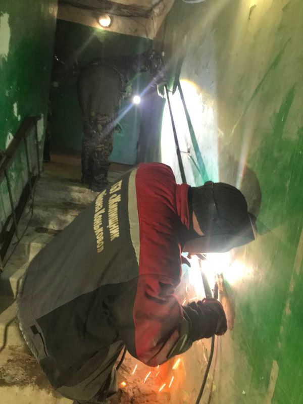 Василий Ткачук: Сегодня в Калининском районе города Донецка продолжаются коммунальные аварийно - восстановительные работы по адресам: