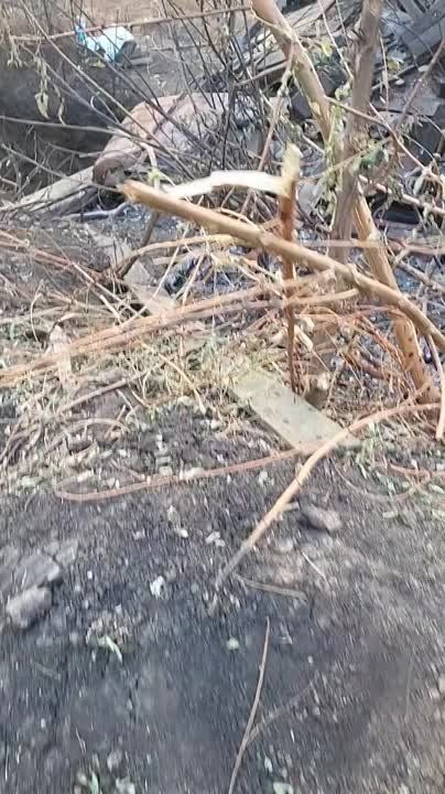 Чингис Дамбиев: Уничтоженный в районе н.п. Орехово-Василевка на Донецком направлении украинский танк Т-64БВ