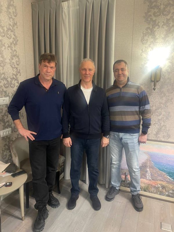 Олег Царёв: В один день в Москве посетил и представительство Донецкой Народной Республики и представительство Херсонской области