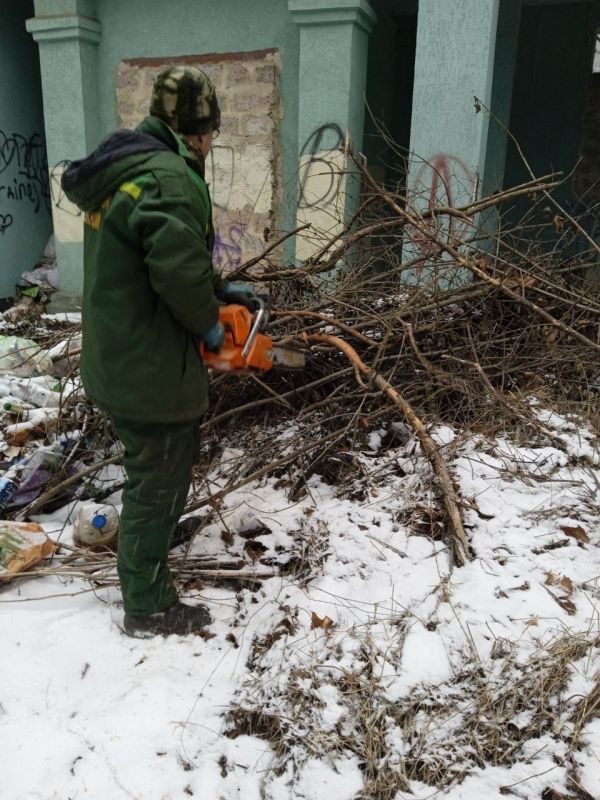 Василий Ткачук: Силами коммунальных предприятий: МУП АГД "Управляющая компания Калининского района г. Донецка" и МУП АГД...