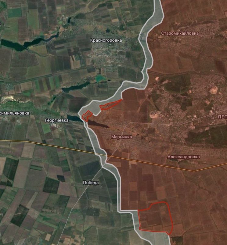 Российские войска окружают противника в Новомихайловке