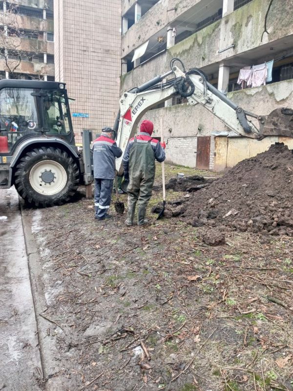 Василий Ткачук: Силами подрядной организации шефа-региона г. Москва выполнены работы по замене канализации от колодца до фундамента жилого дома № 16 по ул. Разенкова