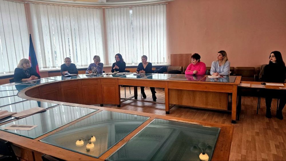 ������� ��������: �������, 8 �������, � ������������� �������������� ������ �. ������� ���������� ������� ��������� � ���������� �������������� � ��������������� ��� "�������" � ��� ��� "������ ������� ��������� �������������� ������ �. �������"