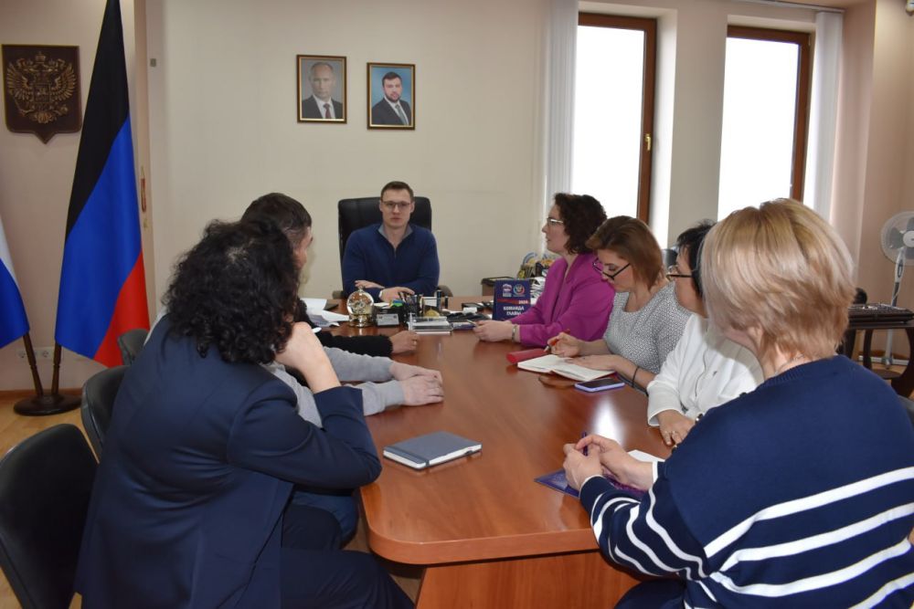 Дмитрий Гарцев: Провел рабочую встречу с Татьяной Валерьевной Припутневич, главным внештатным специалистом по медицинской...